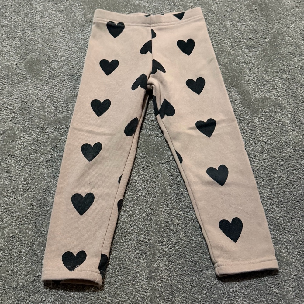 Carter’s 4T girls sweatpants with hearts‎ great condition